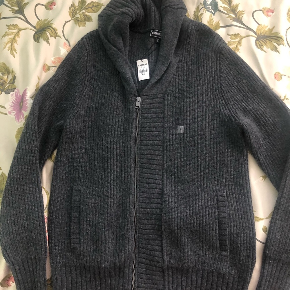 NWT Men’s Express gray zip up cowlneck sweater!